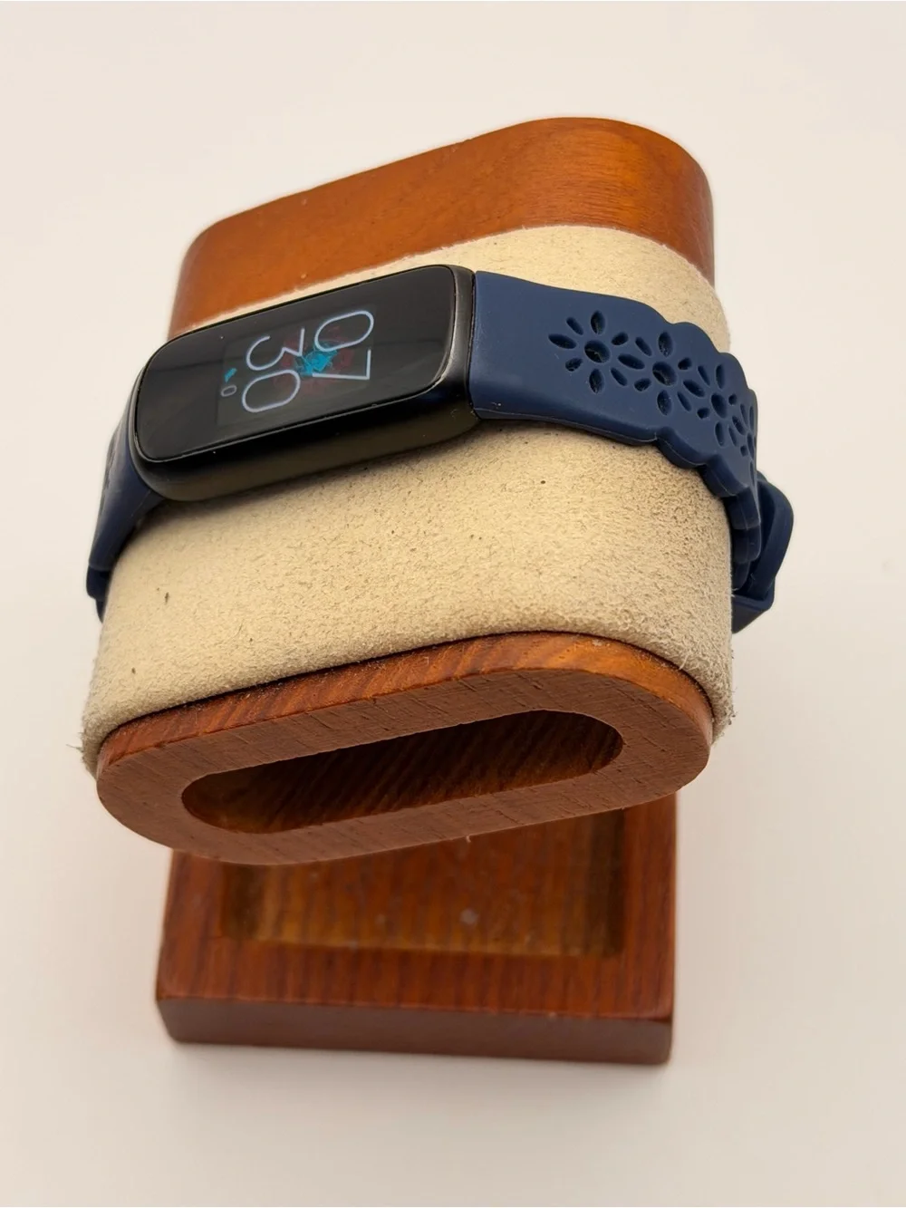 Fitbit Luxe, Charger included, Tested, new‎ band, black/blue, Women Smartwatch